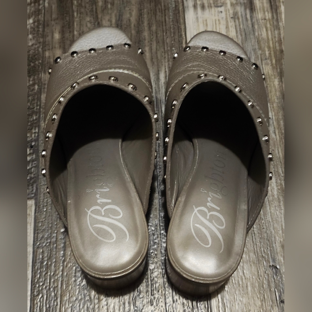 Brighton Women's Gray Leather Studded Mules Size 6 EUC - Picture 5 of 5